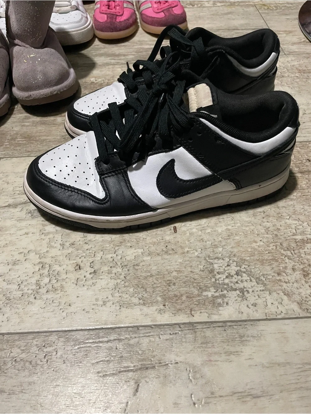 Nike Men’s Low-Top Sneakers - Black & White